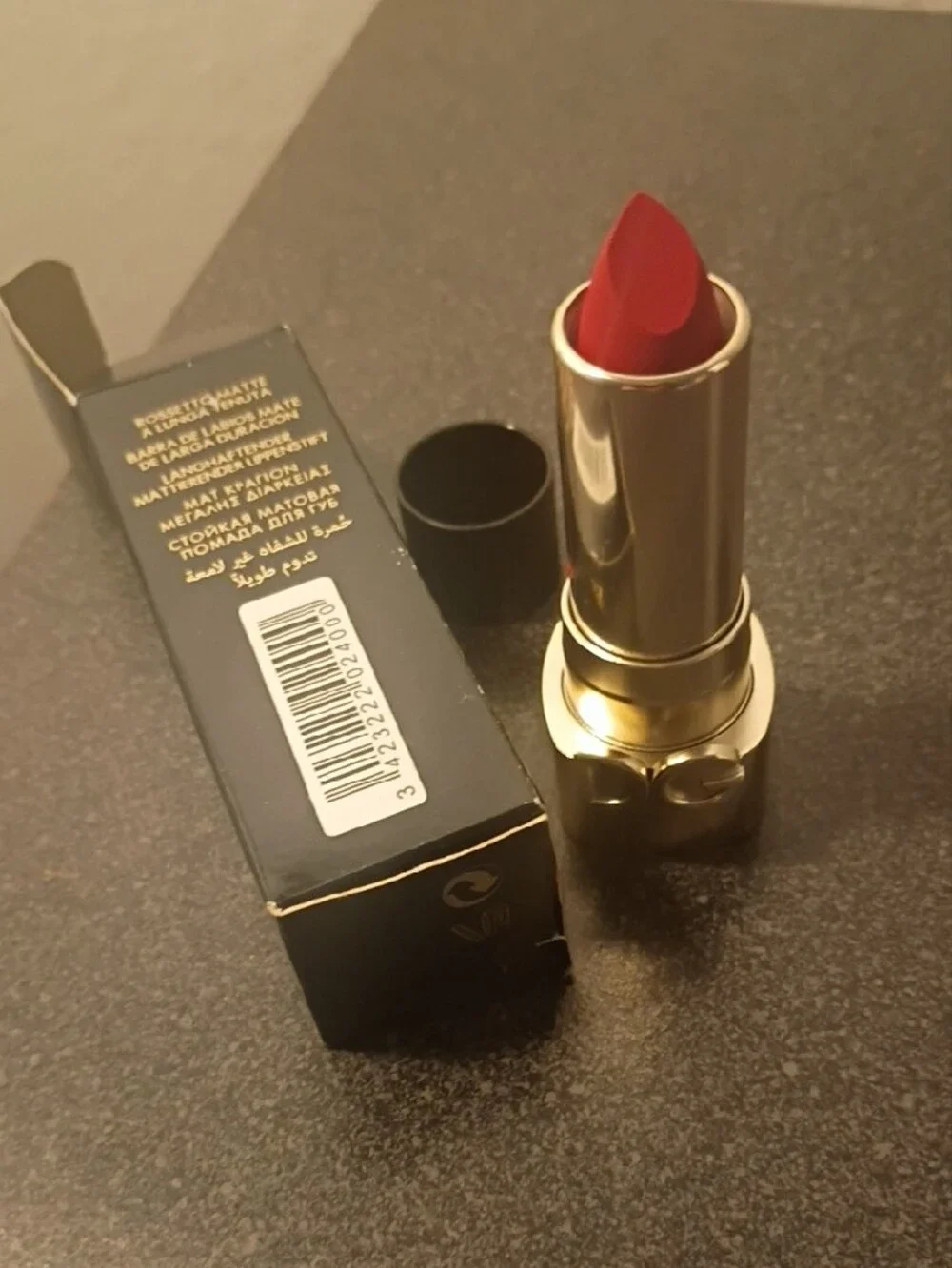 Dolce & Gabbana matte lipstick in deep red Shade Spicy Touch 670